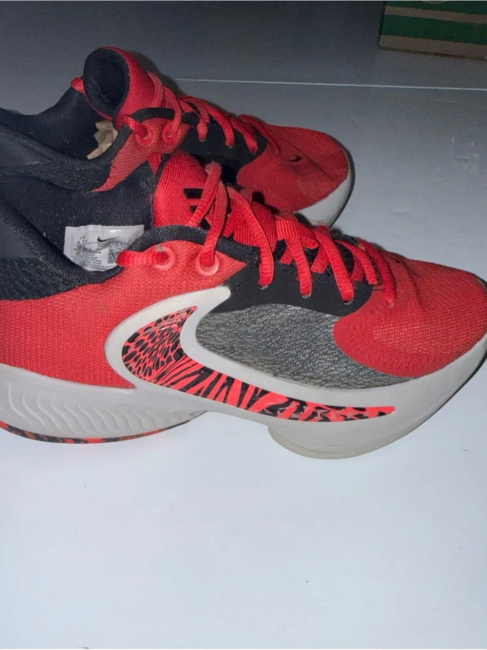 Nike Freak 4.5Y Boys Basketball Sneakers Red Black White  DQ0553-600